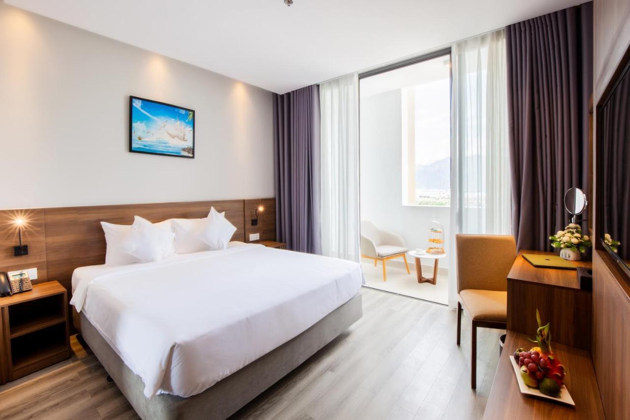 Merlot Hotel Nha Trang Exteriör bild